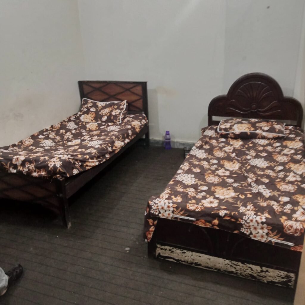 alkhair boys hostel 6th road rawalpindi room